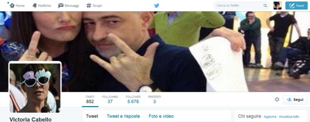 Account Twitter di Victoria Cabello